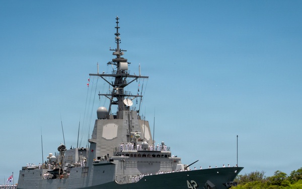 Royal Australian Navy Hobart-class destroyer HMAS Sydney (DDG 42) arrives in Pearl Harbor for RIMPAC 2026