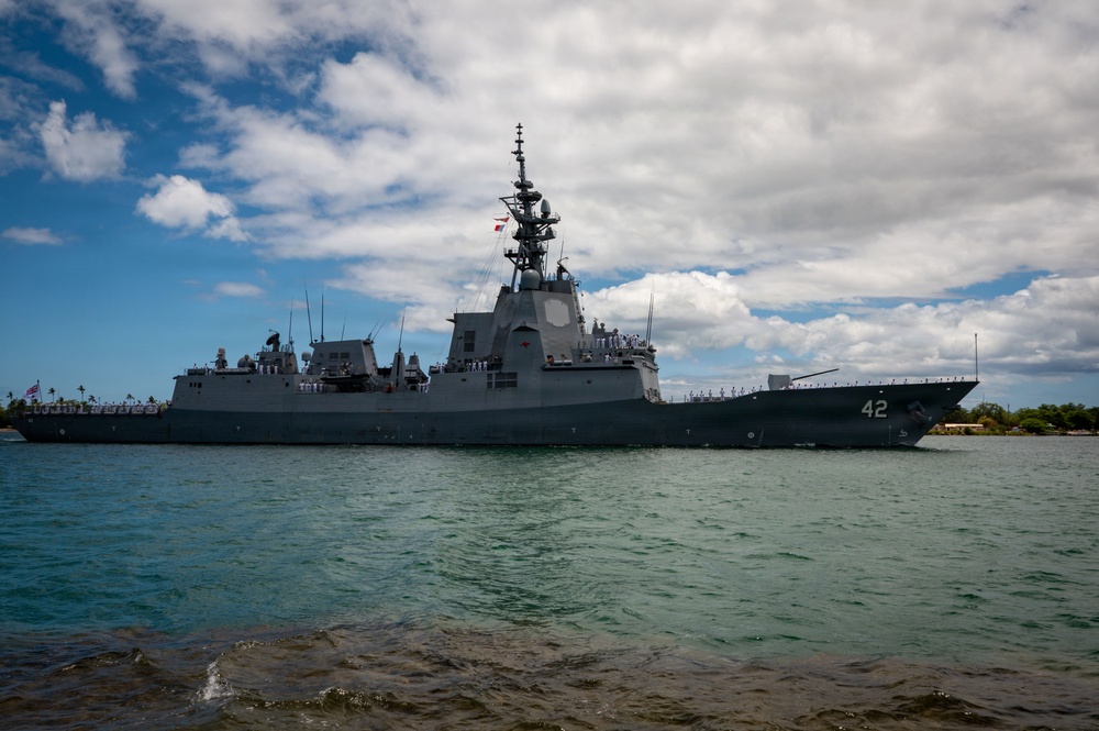 Royal Australian Navy Hobart-class destroyer HMAS Sydney (DDG 42) arrives in Pearl Harbor for RIMPAC 2026