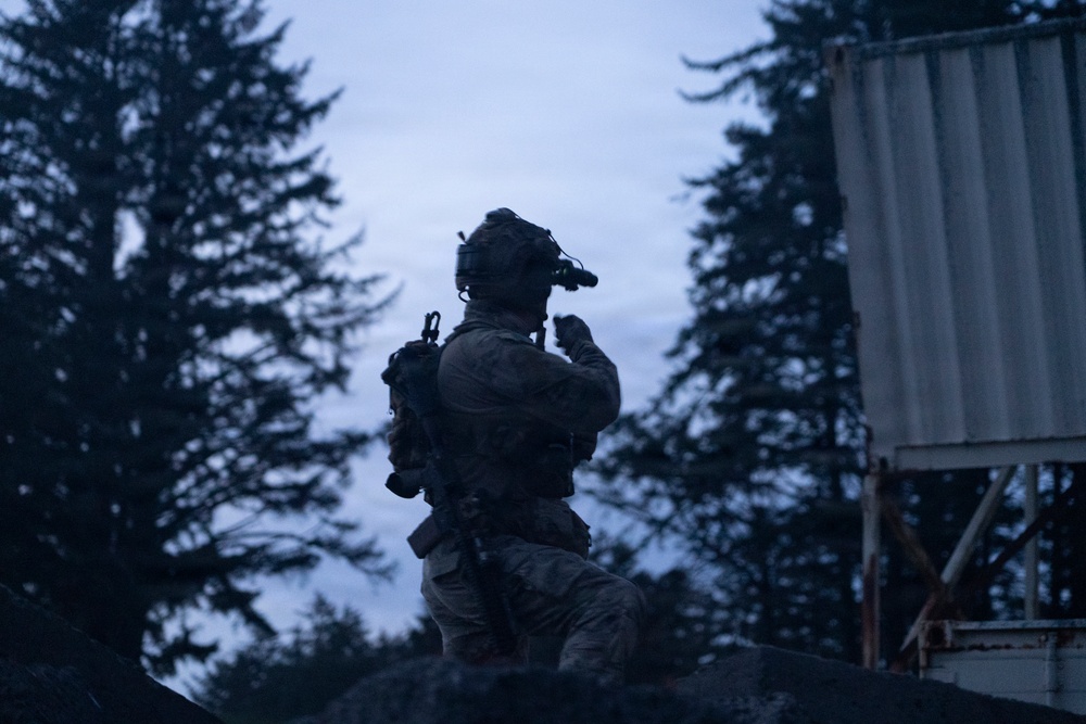 Air Force Special Tactics Airmen Complete Field Training in Warrenton, OR