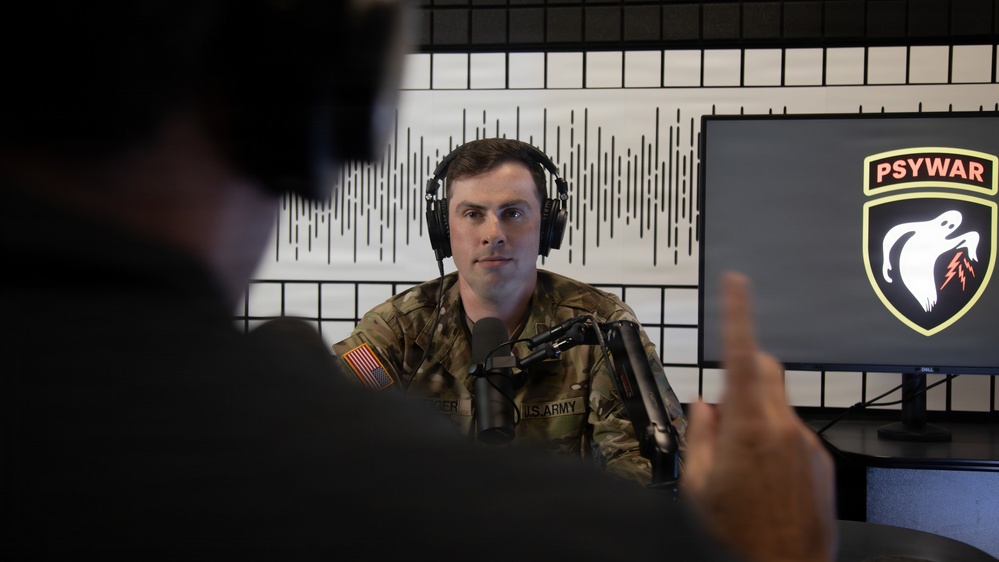 Showcasing Unique Careers 4th POG Supports Army Enterprise Marketing (AEMO)