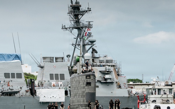 Royal Canadian Navy HMCS Corner Brook (SSK 878) arrives in Hawaii for RIMPAC