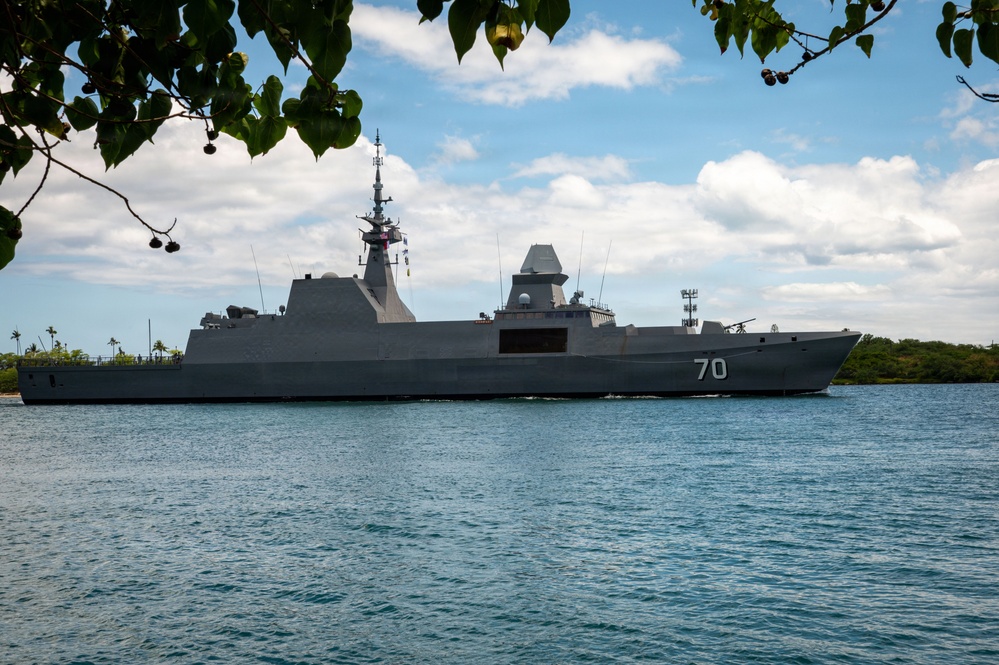 DVIDS - Images - Republic of Singapore Navy Formidable-class guided ...