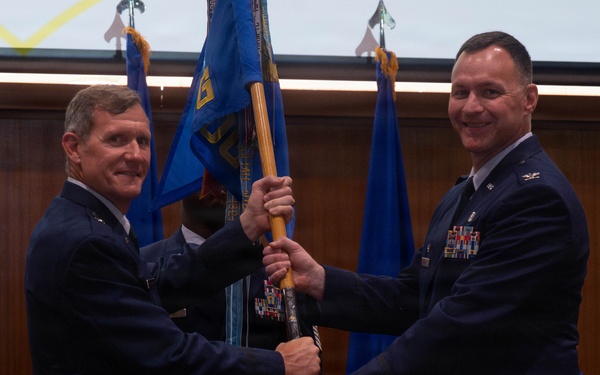 18th Med Group commanders pass the torch