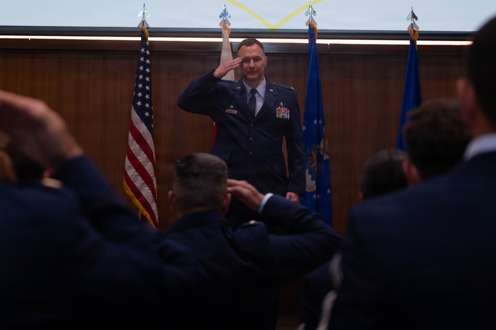 18th Med Group commanders pass the torch