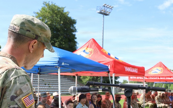 16th SB Commander Expresses Gratitude to Family During Final Remarks