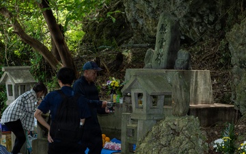 Marines visit Hamahiga Island memorial site