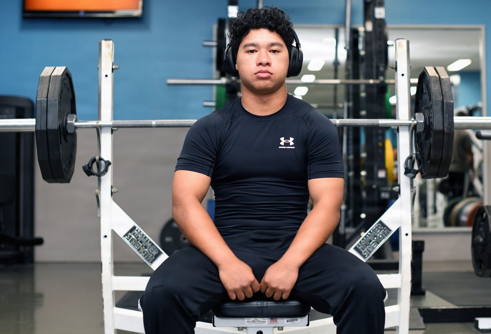 Carrying the Weight: Camp Zama teen becomes youngest to join installation’s 1,000 Pound Club