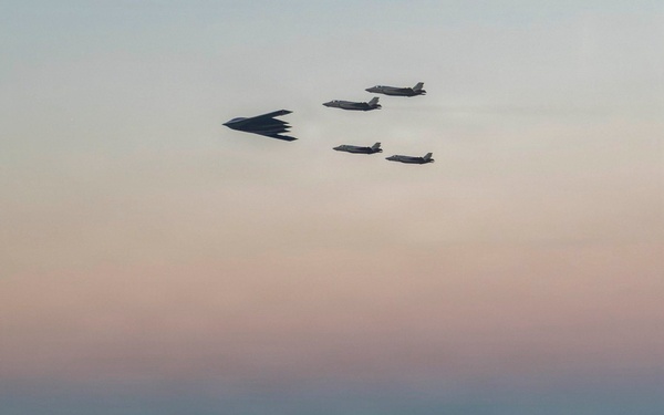 B-2 Spirit leads Freedom 250 flyover over the National Mall