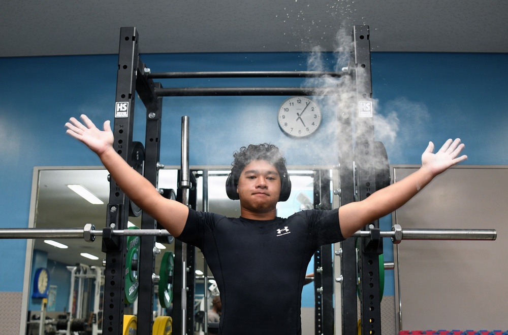 Carrying the Weight: Camp Zama teen becomes youngest to join installation’s 1,000 Pound Club