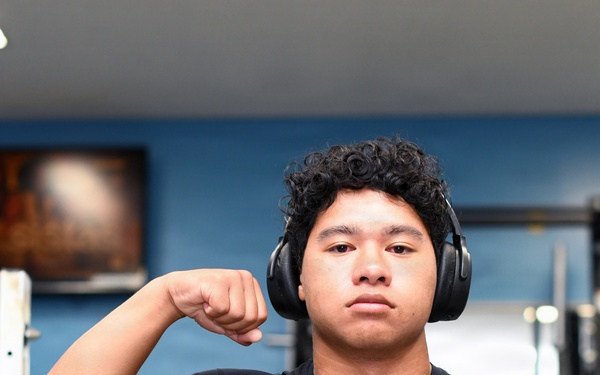 Carrying the Weight: Camp Zama teen becomes youngest to join installation’s 1,000 Pound Club
