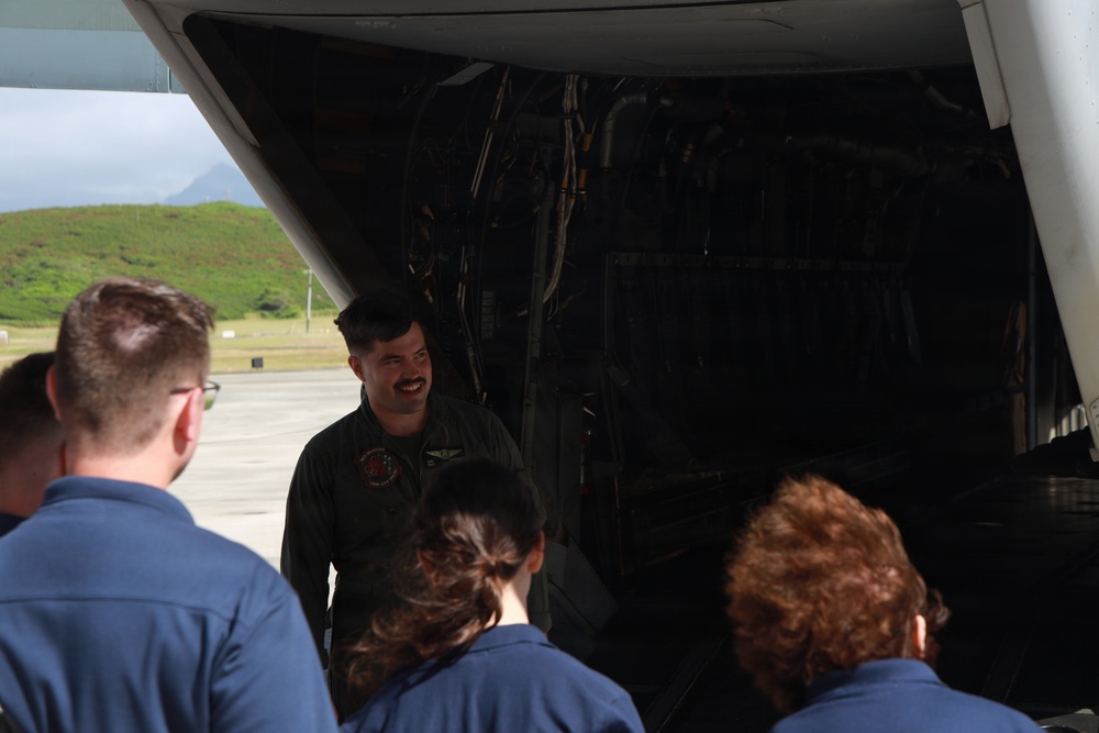 Civil Air Patrol visits VMGR-153 and VMM-268