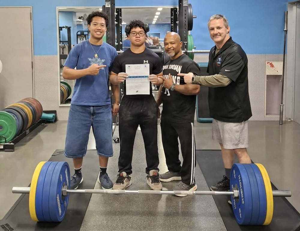 Carrying the Weight: Camp Zama teen becomes youngest to join installation’s 1,000 Pound Club
