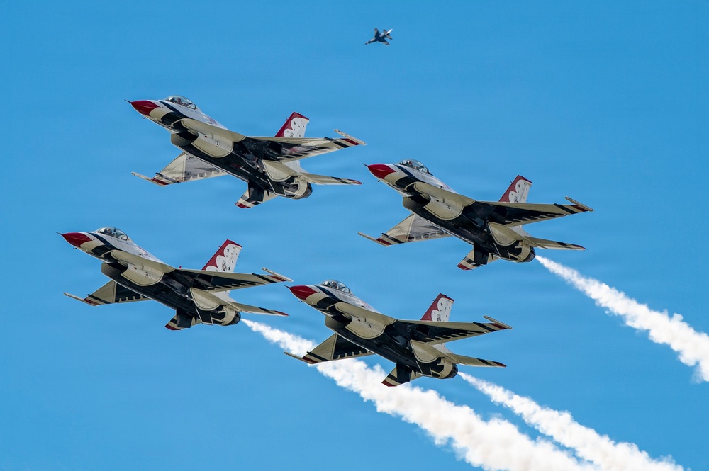 Thunderbirds perform at 2026 Columbus Air Show