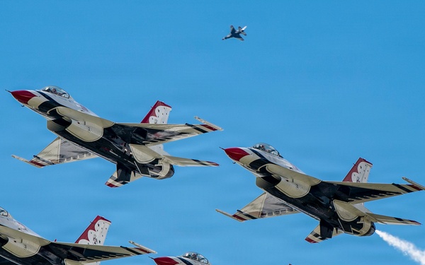 Thunderbirds perform at 2026 Columbus Air Show