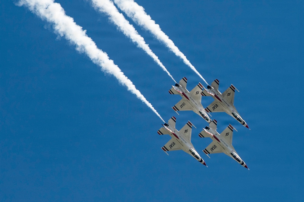 Thunderbirds perform at 2026 Columbus Air Show