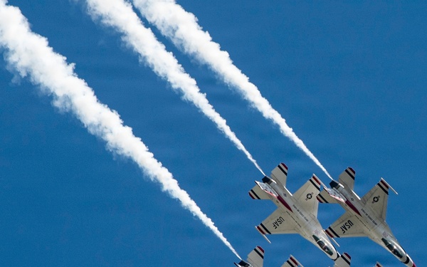 Thunderbirds perform at 2026 Columbus Air Show