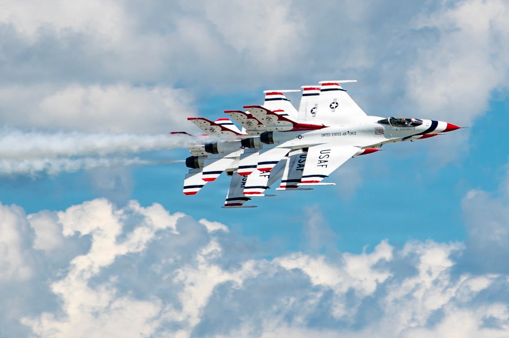 Thunderbirds perform at 2026 Columbus Air Show