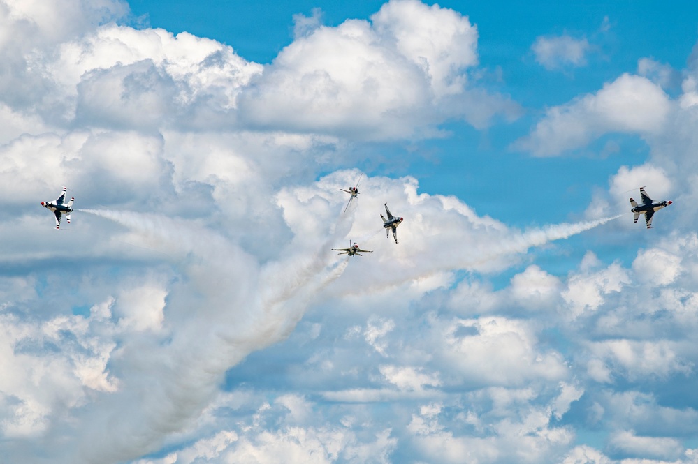 Thunderbirds perform at 2026 Columbus Air Show
