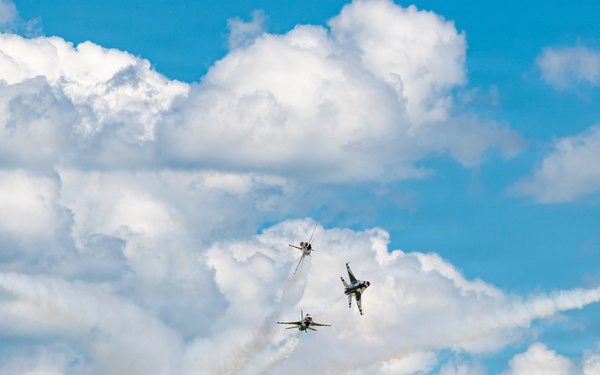 Thunderbirds perform at 2026 Columbus Air Show