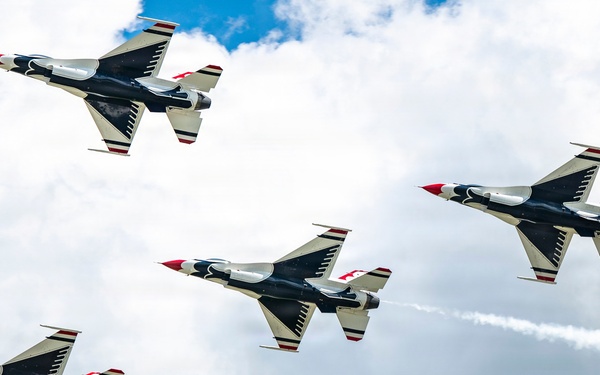 Thunderbirds perform at 2026 Columbus Air Show