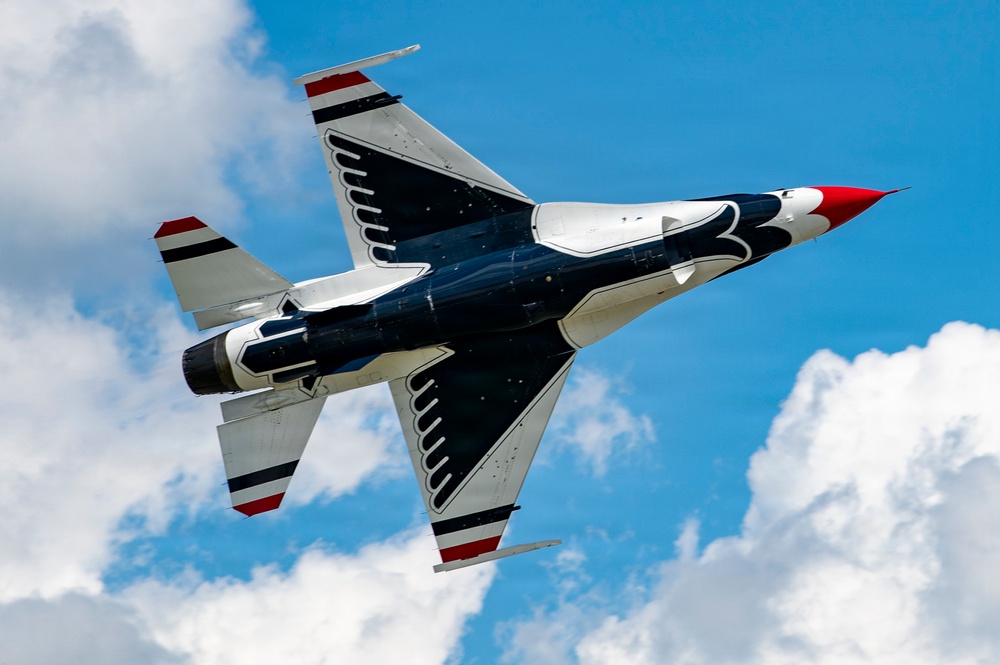 Thunderbirds perform at 2026 Columbus Air Show
