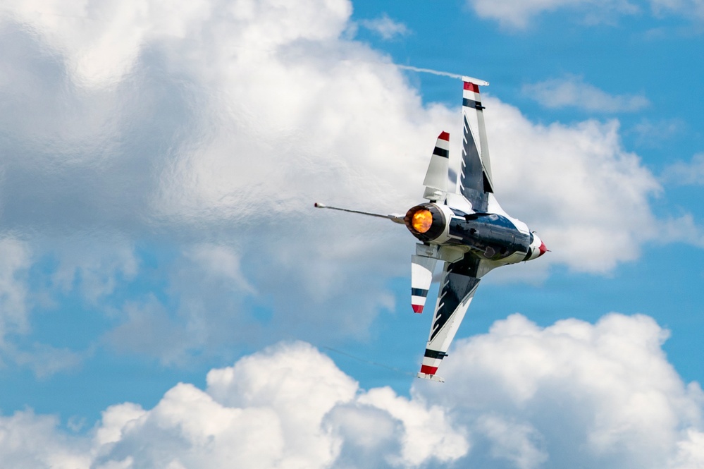 Thunderbirds perform at 2026 Columbus Air Show