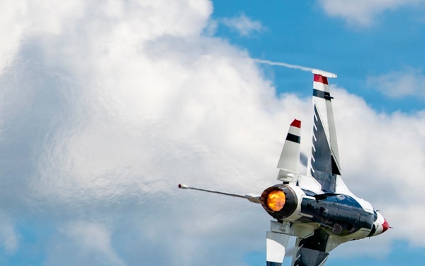 Thunderbirds perform at 2026 Columbus Air Show