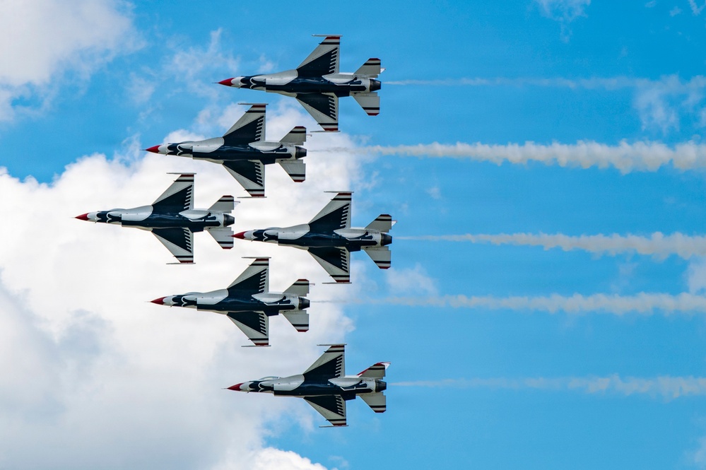 Thunderbirds perform at 2026 Columbus Air Show