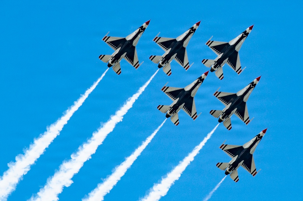 Thunderbirds perform at 2026 Columbus Air Show