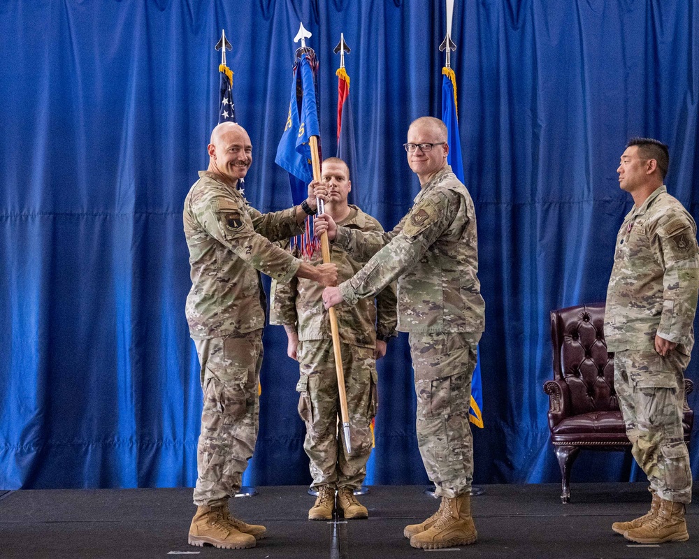 Andersen welcomes new 644 CBCS commander