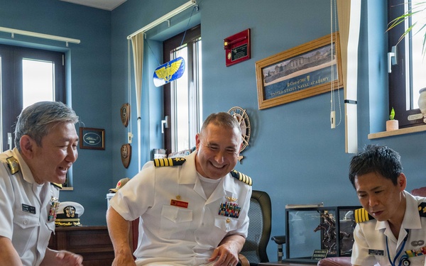 Naval Station Rota commanding officer meets with JMSDF members