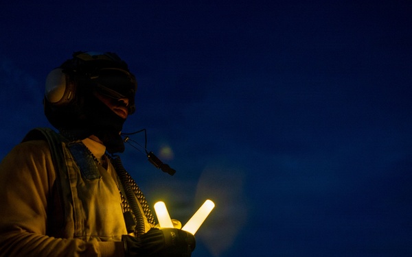 Boxer Sailors Conduct Flight Operations