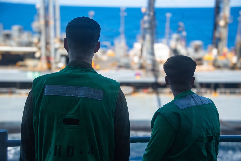 USS Boxer Conducts RAS with USNS Henry J. Kaiser