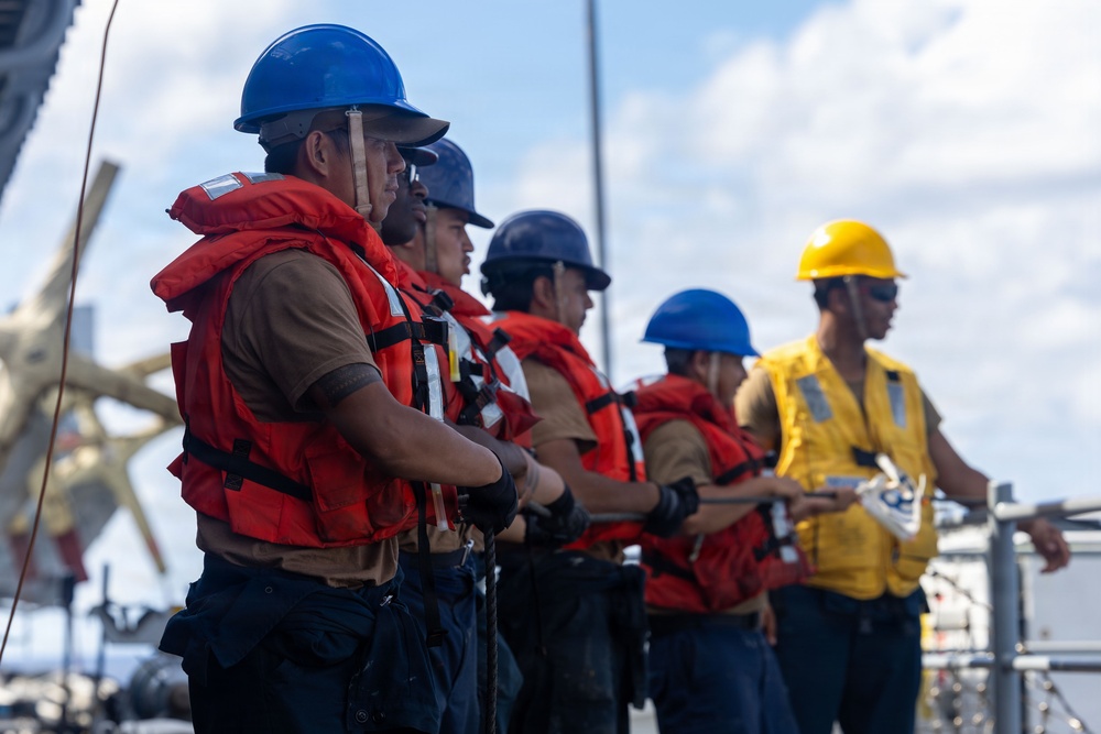USS Boxer Conducts RAS with USNS Henry J. Kaiser