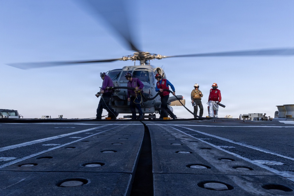 USS Oscar Austin (DDG 79) Conducts Flight Operations