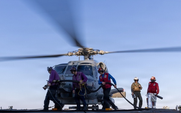 USS Oscar Austin (DDG 79) Conducts Flight Operations