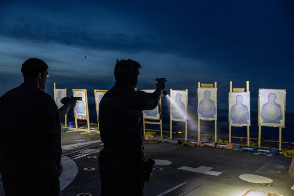 USS Oscar Austin (DDG 79) Conducts Live Fire
