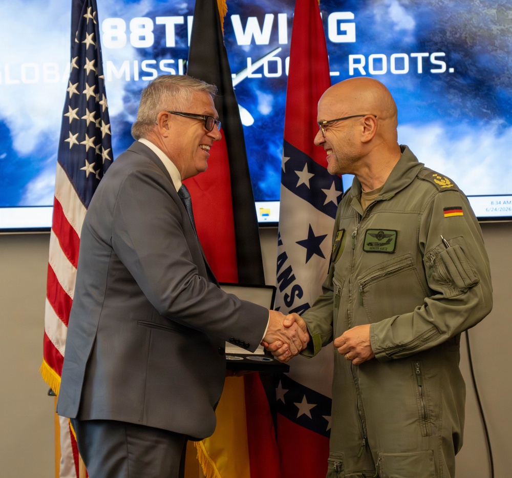 Strengthening Alliances: German and U.S. Air Force Leaders Meet at Ebbing
