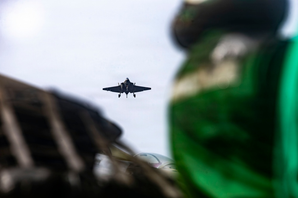 Abraham Lincoln Conducts Flight Operations