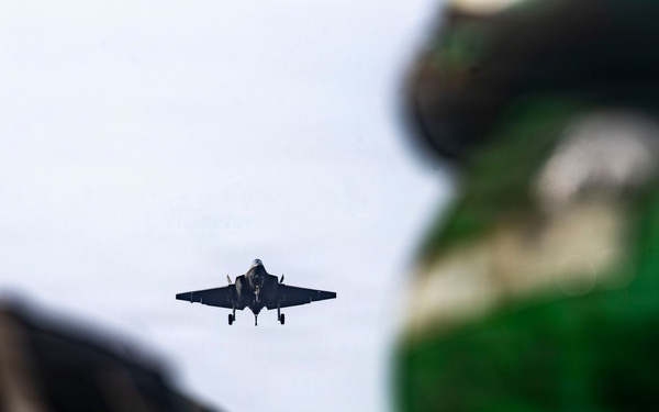 Abraham Lincoln Conducts Flight Operations