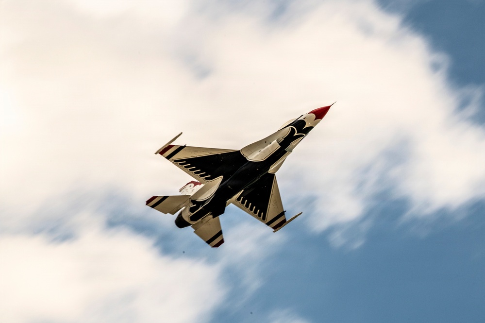 Thunderbirds at the Columbus Airshow