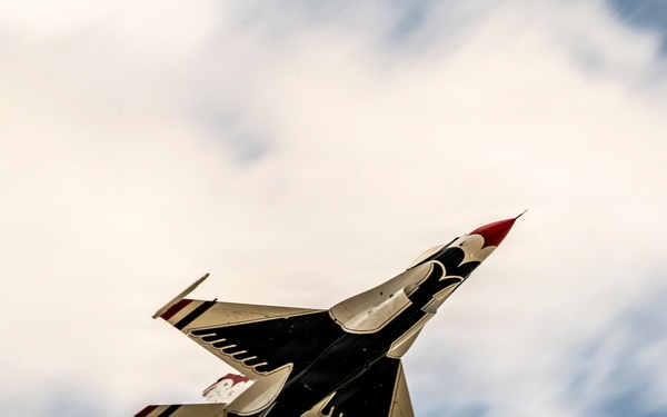 Thunderbirds at the Columbus Airshow