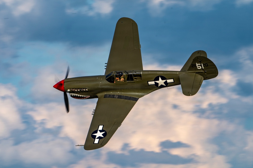 P-38 Performs in Columbus Air Show