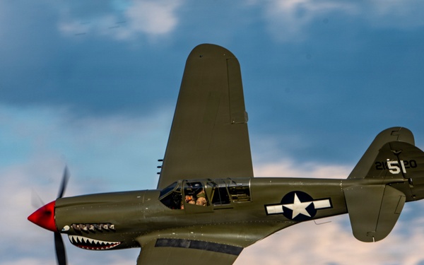 P-38 Performs in Columbus Air Show
