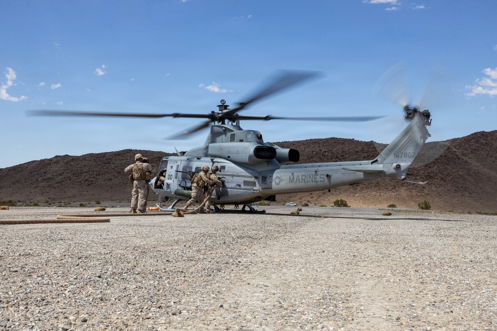 Marines with MWSS-473 conduct a Forward Arming and Refueling Point exercise during SLTE 3-26