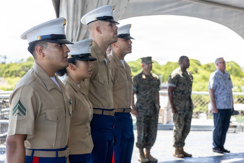 MARFORPAC senior leader retires
