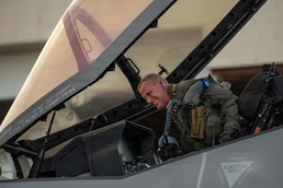 Bergtholdt completes final flight as 325th FW commander
