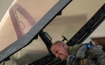 Bergtholdt completes final flight as 325th FW commander