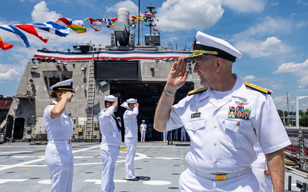 NAVAL DISTRICT WASHINGTON VISITS MARINETTE