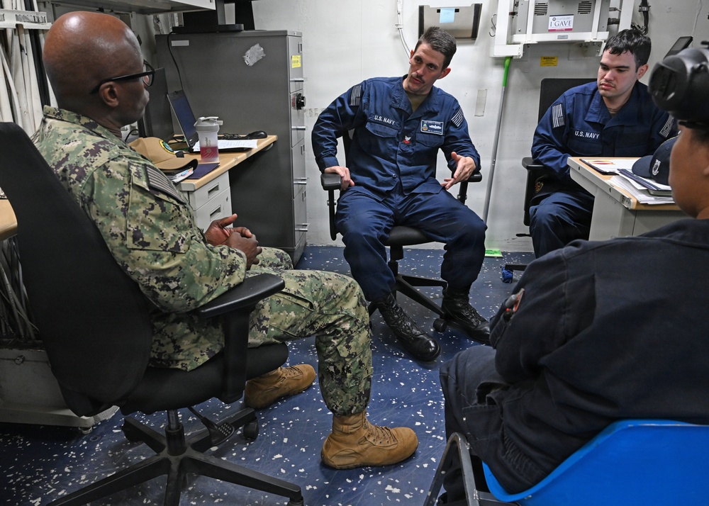 U.S. Pacific Fleet Master Chief Don Davis conducts battlespace circulation in NRNW